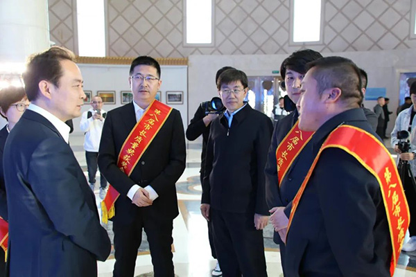 e54748cb-2b3c-46ae-8443-a9644c47fab6