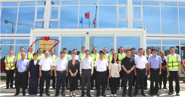 2bbf6231-f048-496e-b93a-f296640d4af1